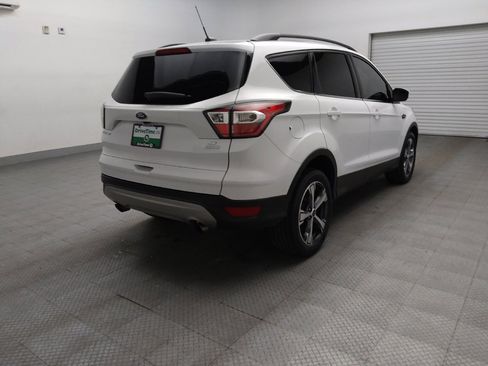 Used 2017 Ford Escape SE w/ Equipment Group 201A FWD image 9