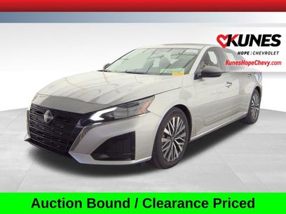 Used 2024 Nissan Altima 2.5 SV