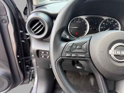 Certified 2025 Nissan Kicks Play S image 10