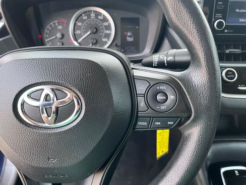 Used 2022 Toyota Corolla LE FWD image 26