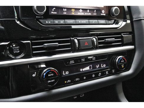 New 2025 Nissan Pathfinder SV image 18