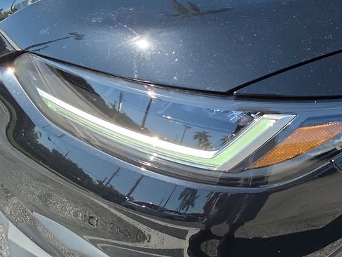 Certified 2023 Honda HR-V LX image 9