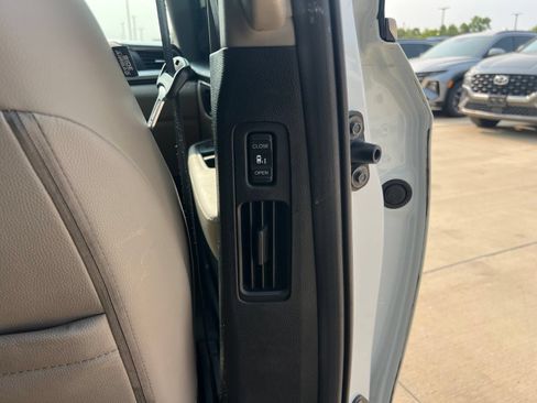 Used 2020 Honda Odyssey Elite image 20
