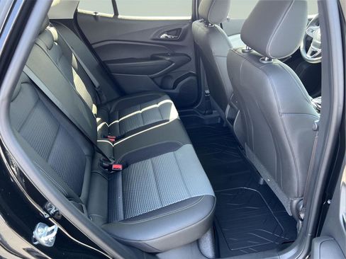 New 2026 Chevrolet Trax LT w/ LT Convenience Package FWD image 11