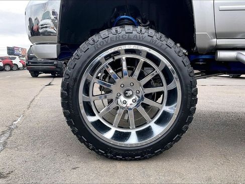 Used 2018 Chevrolet Silverado 1500 LT w/ Texas Edition image 34