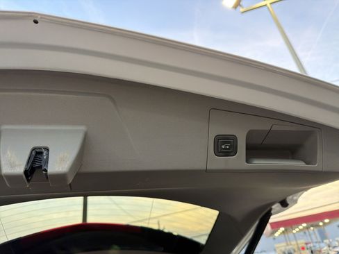 Certified 2024 Cadillac XT5 Premium Luxury w/ LPO, Floor Liner Package image 31