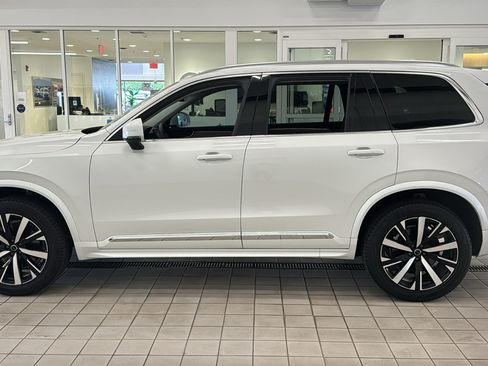 Used 2026 Volvo XC90 B5 Core AWD/4WD image 8