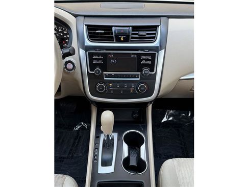 Used 2017 Nissan Altima 2.5 S w/ Power Driver Seat Package FWD image 11