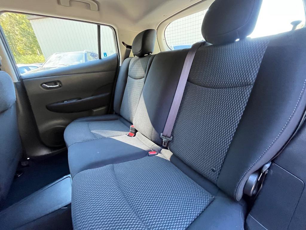 Used 2015 Nissan Leaf S w/ Charge Package FWD image 28