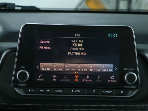 Used 2024 Nissan Rogue SV FWD image 19