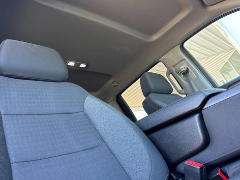 Used 2023 Chevrolet Silverado 1500 LT AWD/4WD image 17