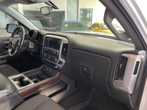 Used 2017 GMC Sierra 1500 SLE image 32
