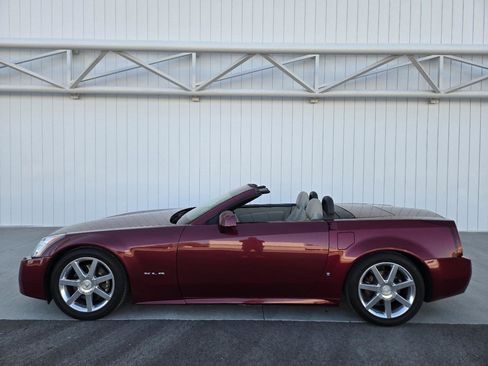 Used 2006 Cadillac XLR image 5