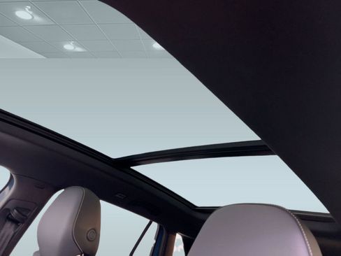 New 2026 Volkswagen Tiguan SE R-Line image 16