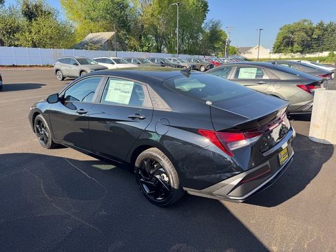 New 2026 Hyundai Elantra Sport FWD image 20