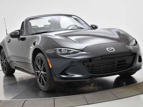 Certified 2025 MAZDA MX-5 Miata Grand Touring RWD image 17