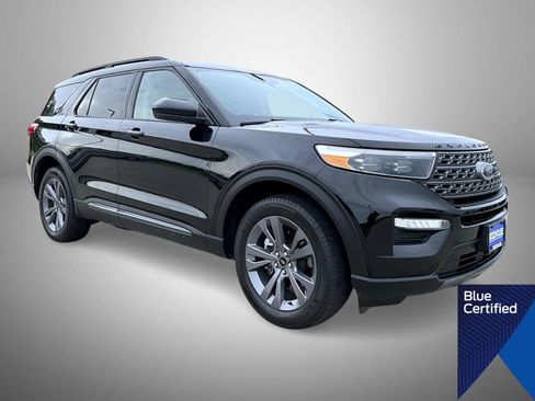 Used 2023 Ford Explorer XLT w/ Equipment Group 202A AWD/4WD image 3