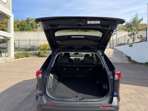 Used 2025 Toyota RAV4 XLE image 32