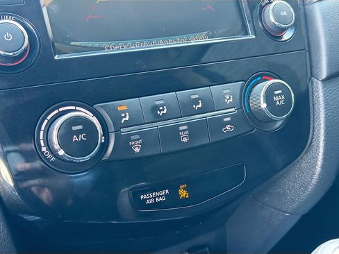 Used 2018 Nissan Rogue S image 23