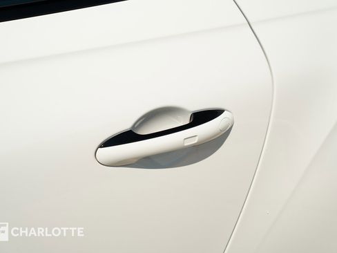 Used 2020 Bentley Continental GT V8 image 11