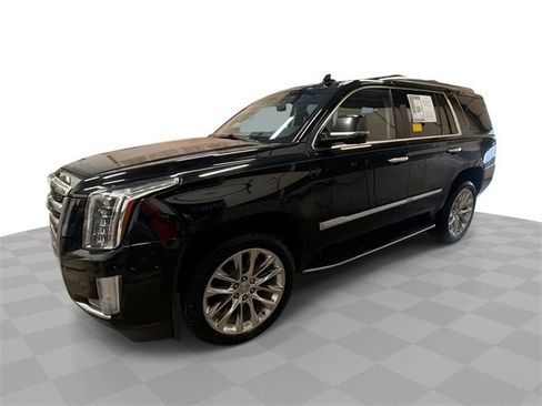 Used 2018 Cadillac Escalade Luxury image 1