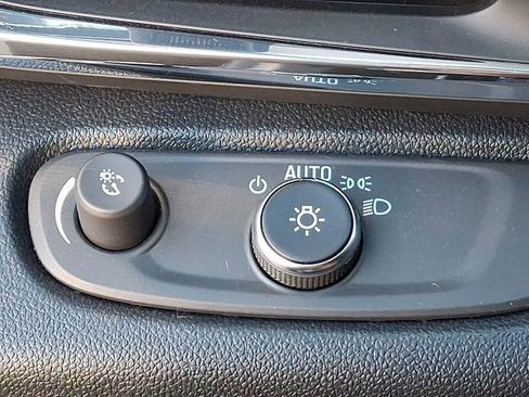 Used 2025 Buick Envista Preferred w/ Convenience I Package image 35