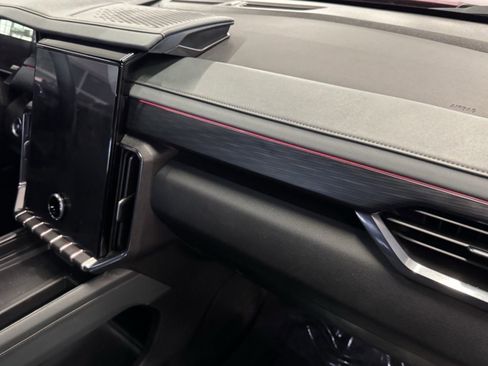 Used 2024 GMC Acadia AT4 image 28