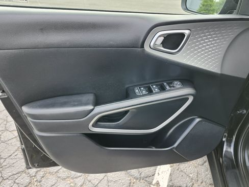 Used 2023 Kia Soul S FWD image 26