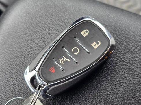 Used 2024 Chevrolet Equinox LT image 9