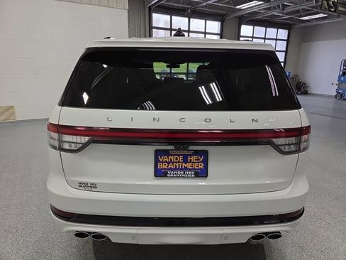 Used 2025 Lincoln Aviator Reserve w/ Jet Appearance Package AWD/4WD image 6