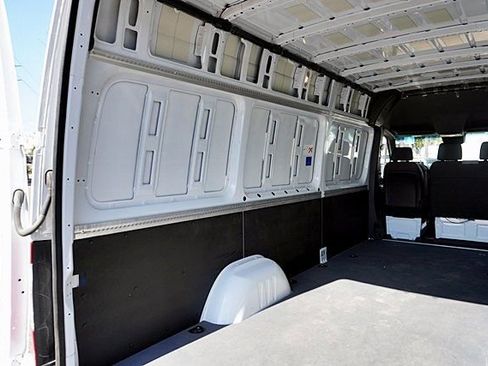 Used 2024 Mercedes-Benz Sprinter 2500 image 18