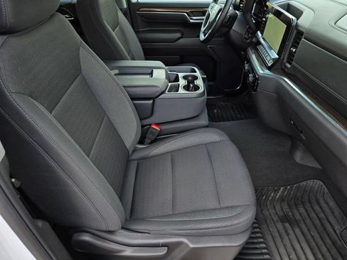 Used 2024 Chevrolet Silverado 1500 LT AWD/4WD image 39