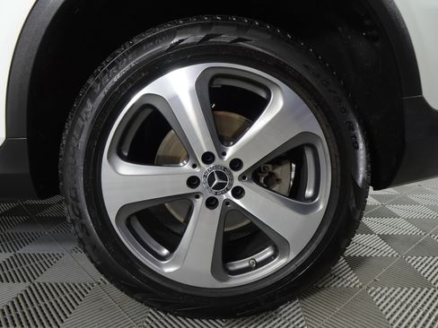 Used 2022 Mercedes-Benz GLC 300 4MATIC image 9