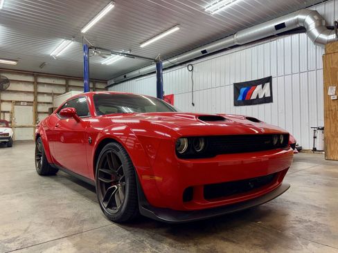 Used 2023 Dodge Challenger SRT Hellcat image 1