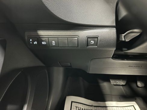 Used 2025 Toyota Corolla SE image 17