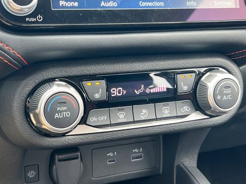 New 2025 Nissan Versa SR w/ Trunk Package image 16