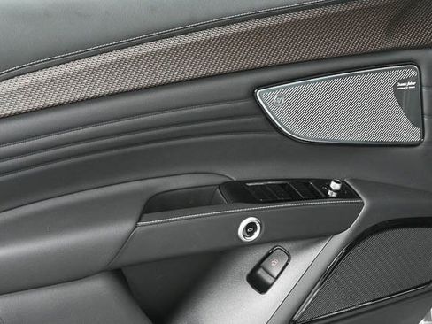 New 2025 Maserati Grecale Folgore image 6