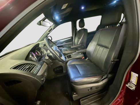 Used 2019 Dodge Grand Caravan GT image 13