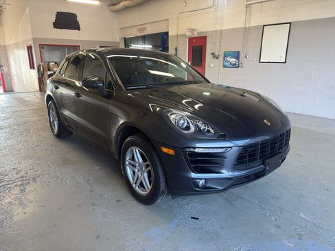 Used 2017 Porsche Macan AWD/4WD image 1