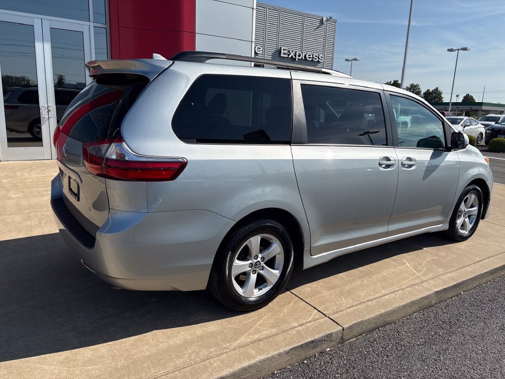 Used 2020 Toyota Sienna LE FWD image 5