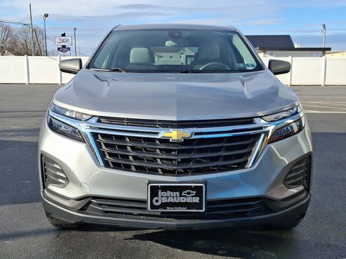 Used 2024 Chevrolet Equinox LS w/ LS Convenience Package image 2