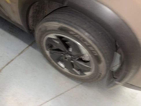 Used 2024 Nissan Rogue SV image 16