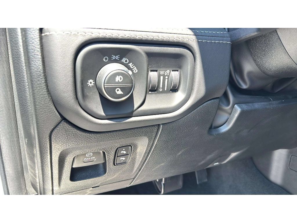 Used 2022 RAM 1500 Limited w/ Night Edition AWD/4WD image 17