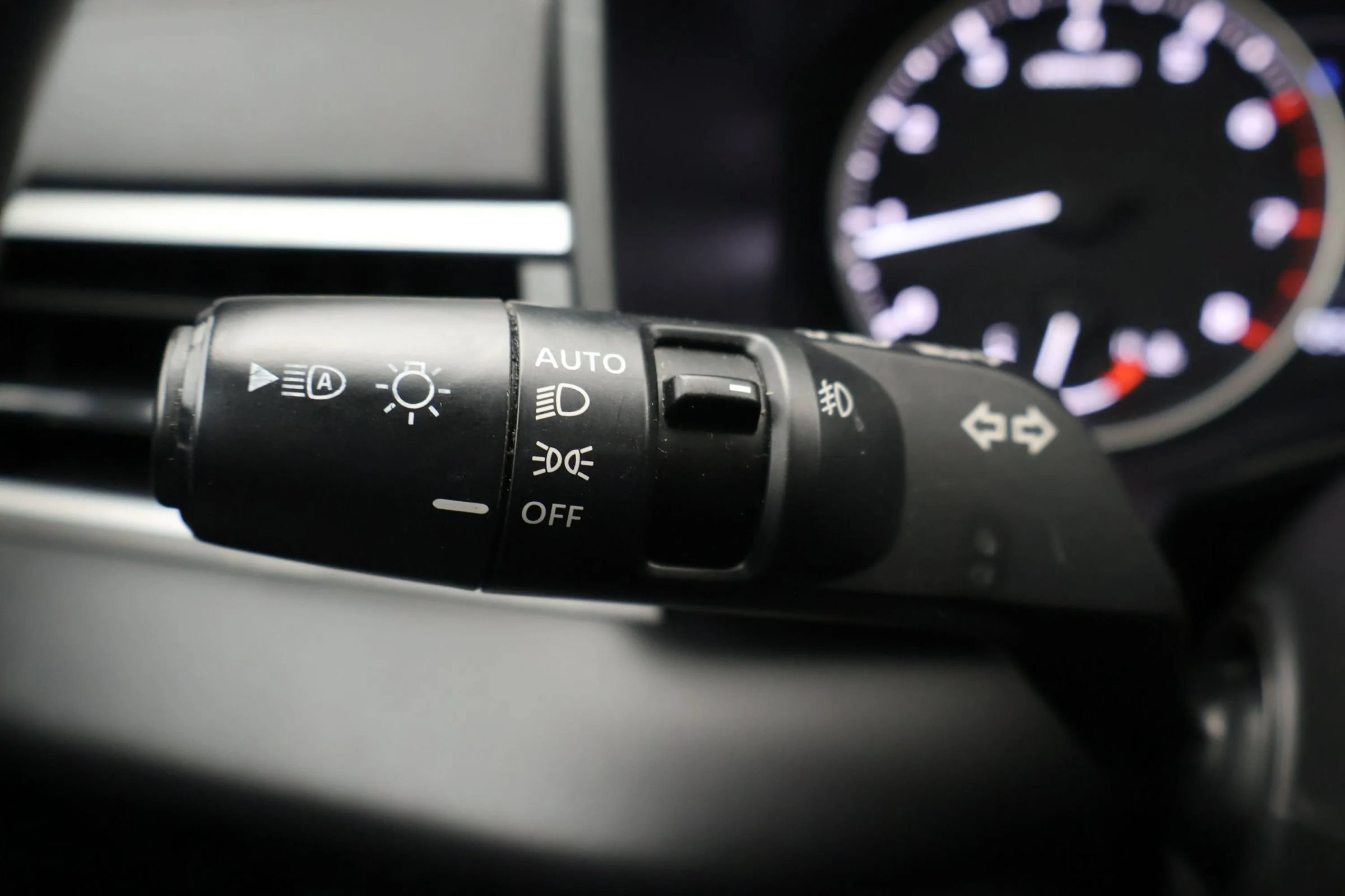 Used 2024 Mitsubishi Outlander FWD image 28