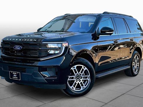 Certified 2025 Ford Expedition Active image 35