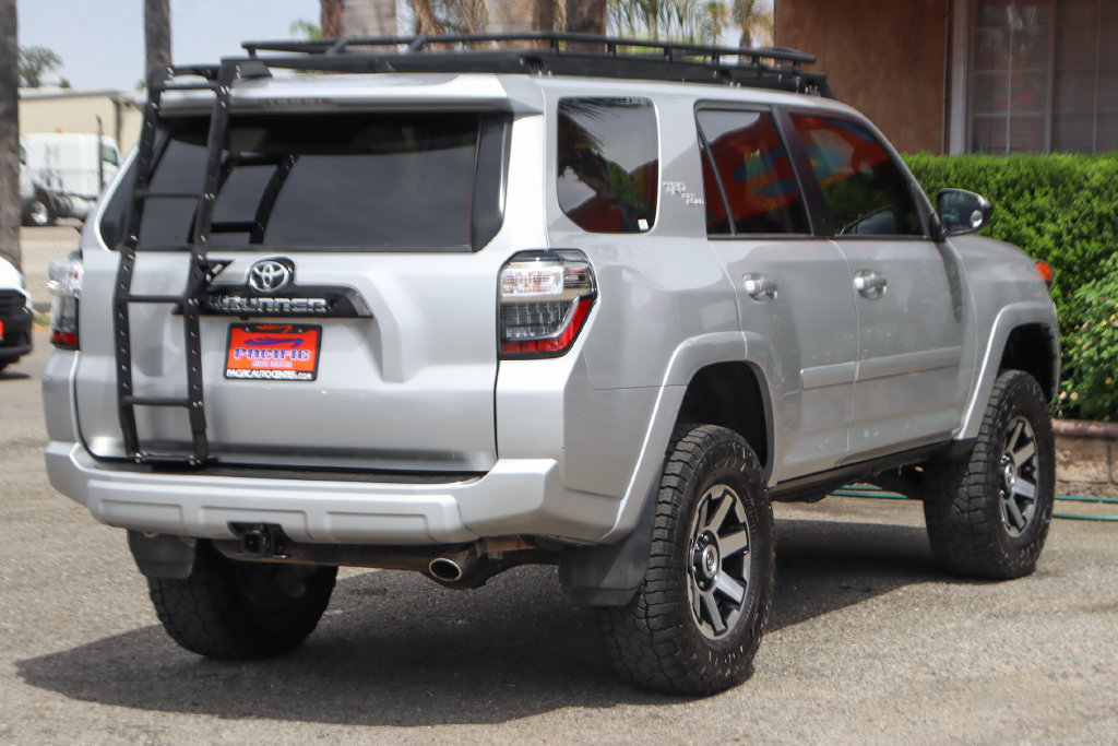 Used 2020 Toyota 4Runner TRD Off-Road AWD/4WD image 12
