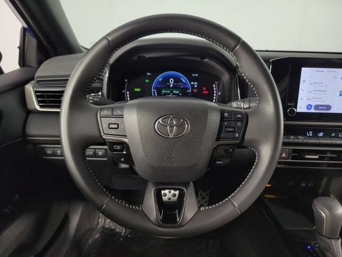 Used 2025 Toyota Camry SE FWD image 21
