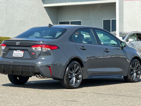 Certified 2025 Toyota Corolla SE w/ Convenience Package FWD image 2