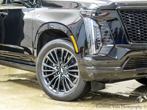 Certified 2025 Cadillac Escalade Sport Platinum image 3