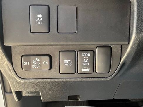 Used 2023 Toyota Tacoma TRD Off-Road AWD/4WD image 12